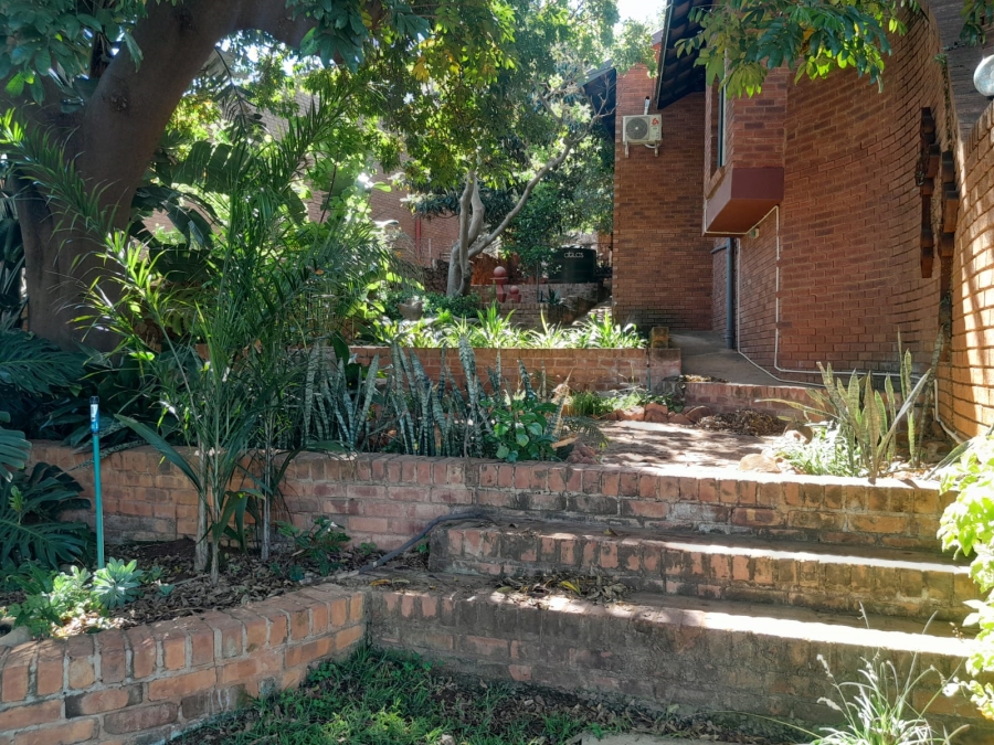 7 Bedroom Property for Sale in Safari Gardens North West